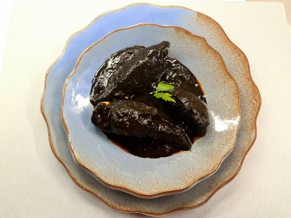 CHIPIRONES RELLENOS EN SU TINTA