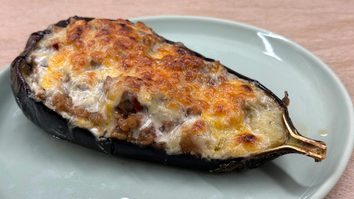 BERENJENA RELLENA DE CARNE Y QUESO AZUL