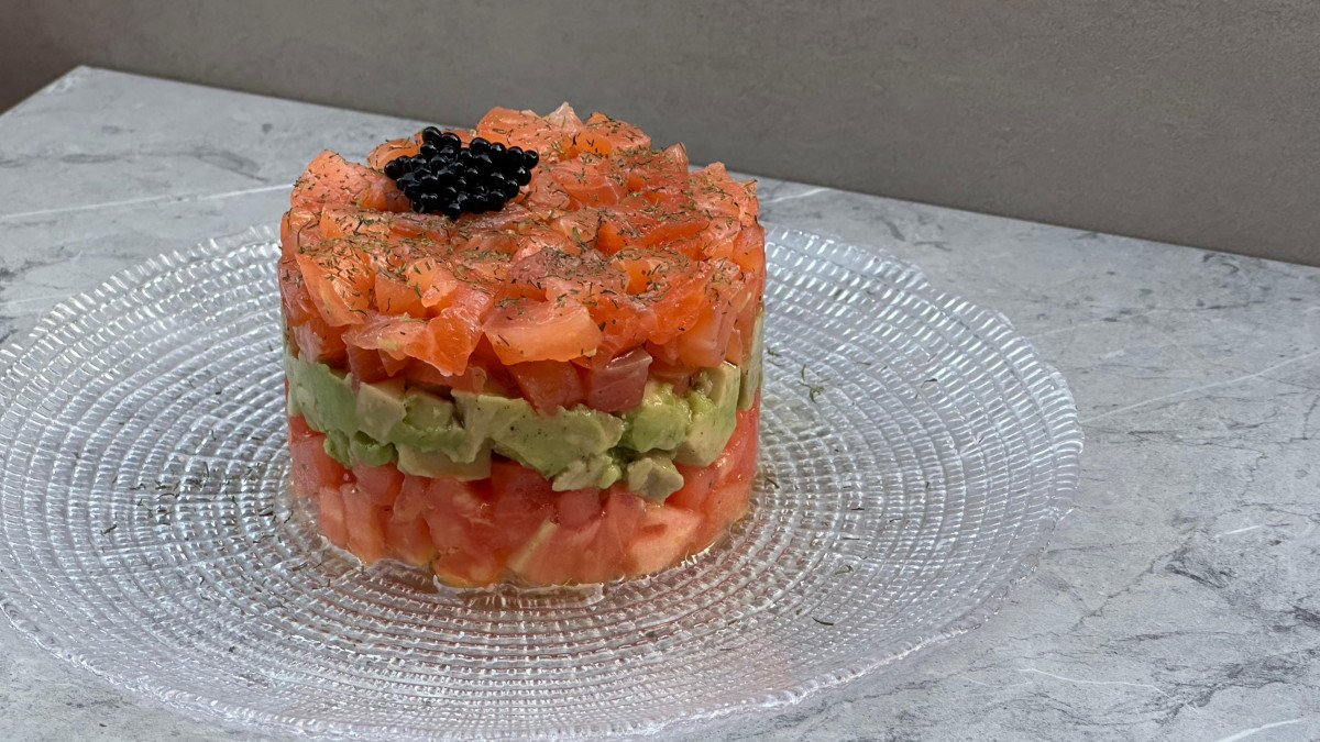 TARTAR DE SALMu00d3N Y AGUACATE